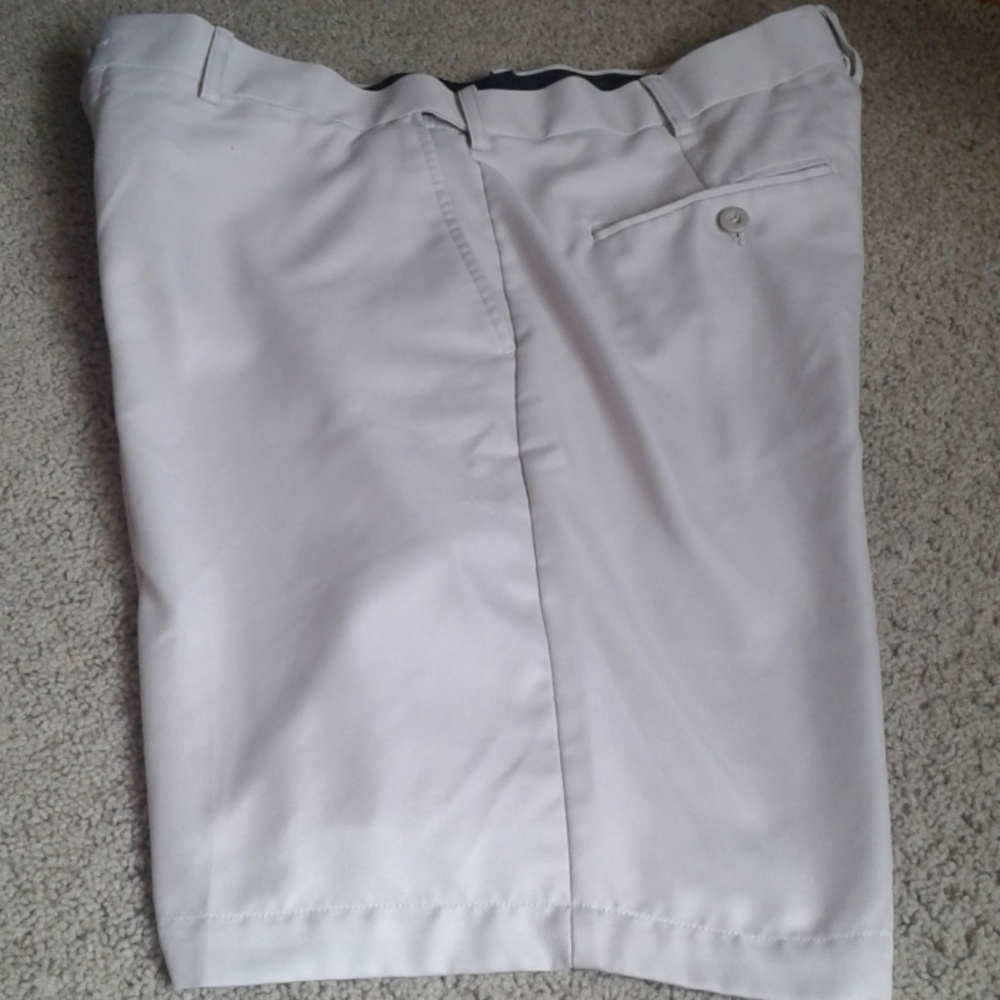 Men's Lt beige shorts